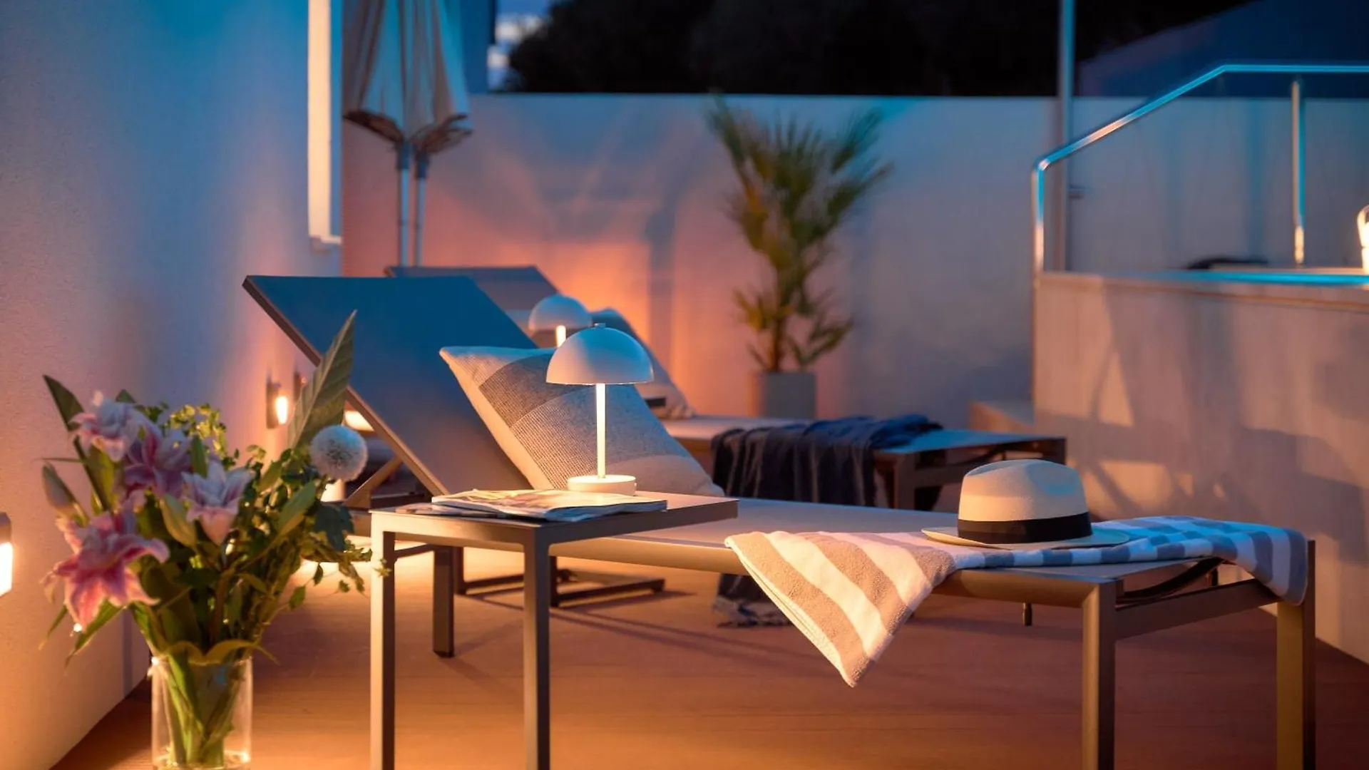 Deluxe Apartment With Private Heated Pool On Znjan Beach - Urban Nook Split 0*,  Chorvatsko