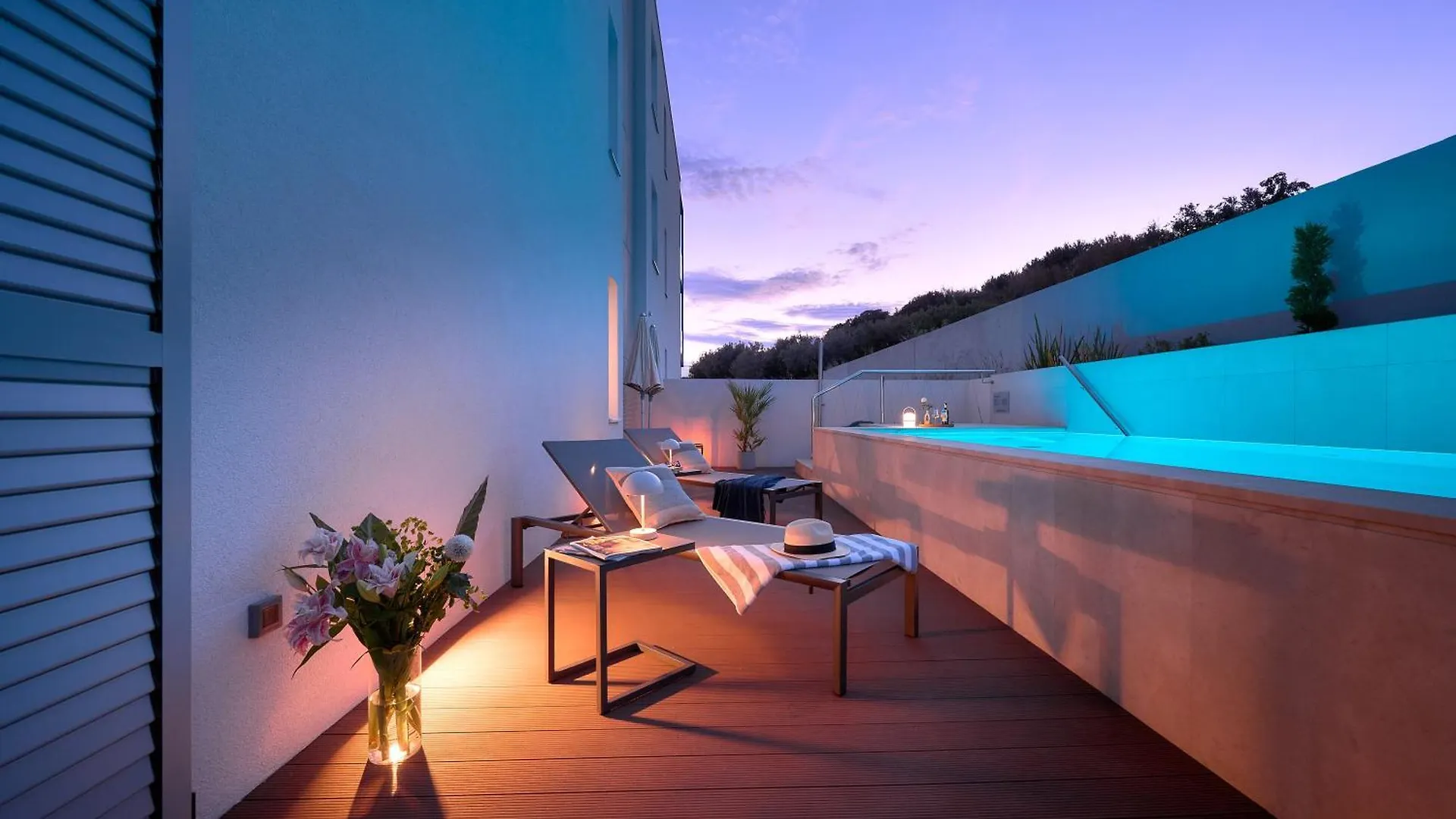 Deluxe Apartment With Private Heated Pool On Znjan Beach - Urban Nook Σπλιτ