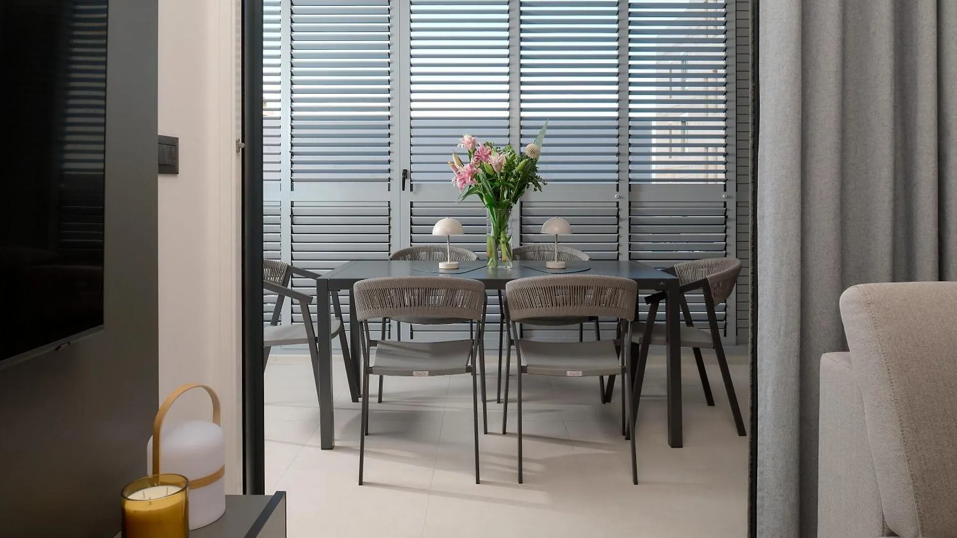 Deluxe Apartment With Private Heated Pool On Znjan Beach - Urban Nook Split Chorvatsko