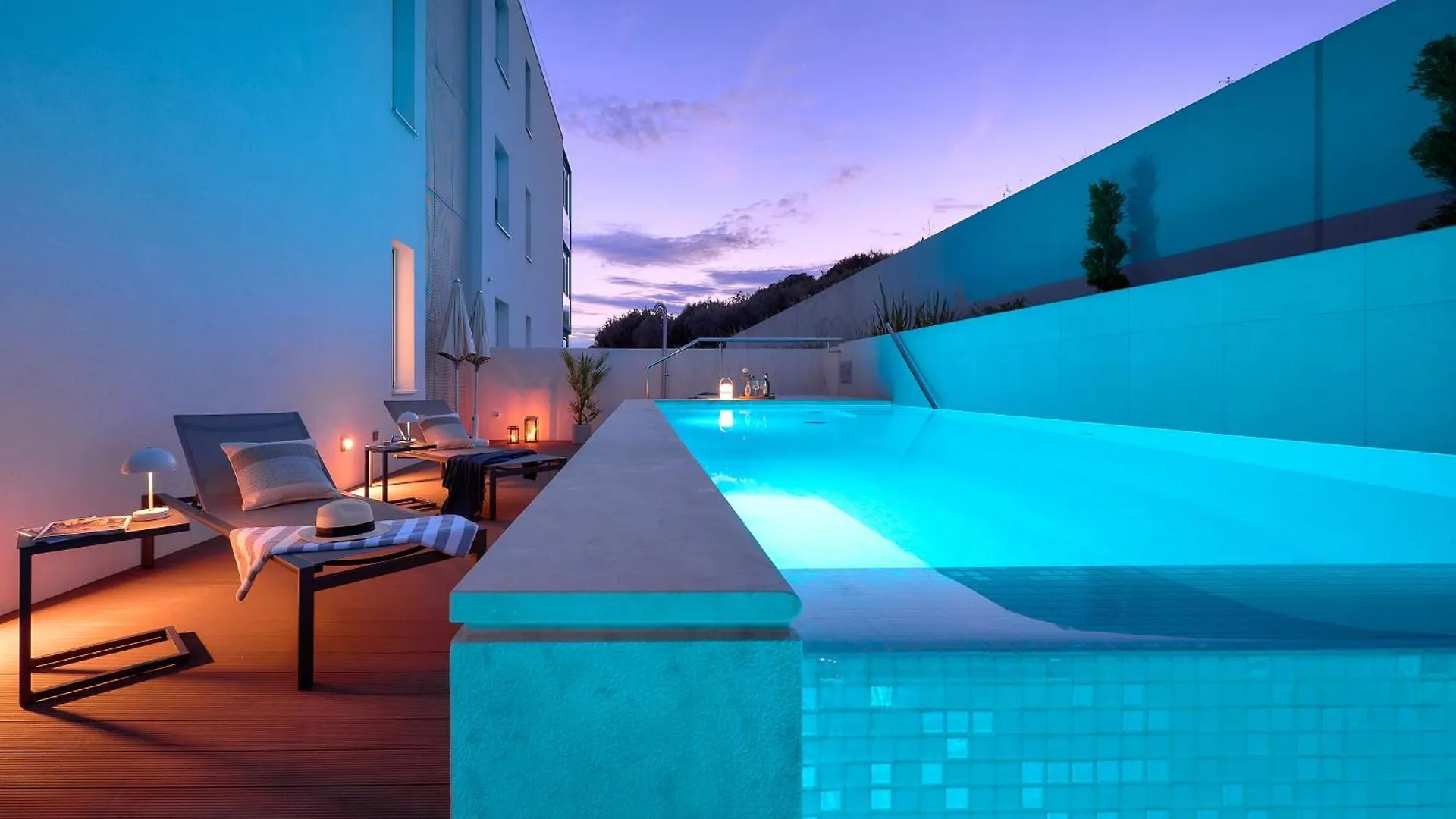 Deluxe Apartment With Private Heated Pool On Znjan Beach - Urban Nook Split
