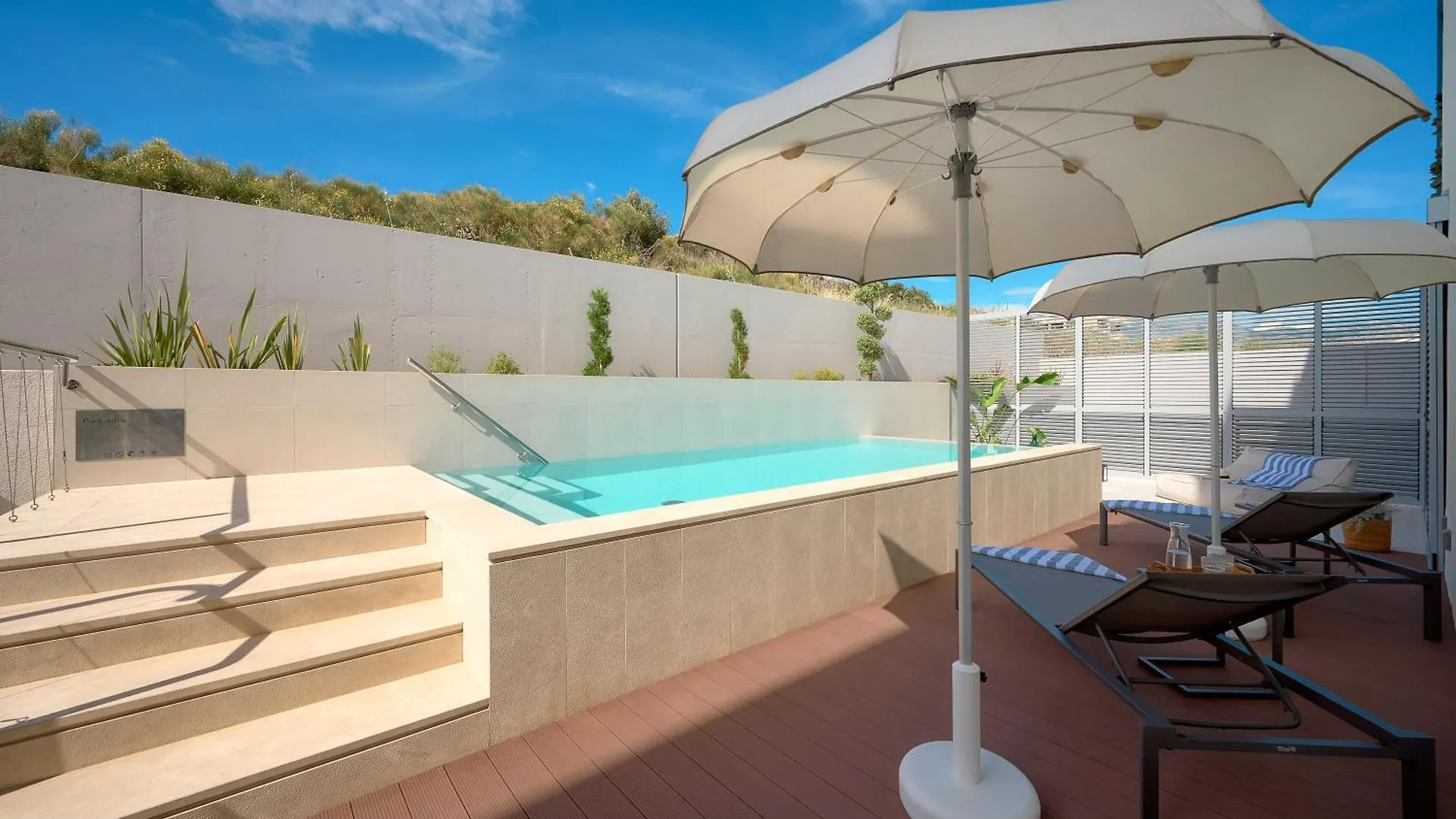 Deluxe Apartment With Private Heated Pool On Znjan Beach - Urban Nook Split