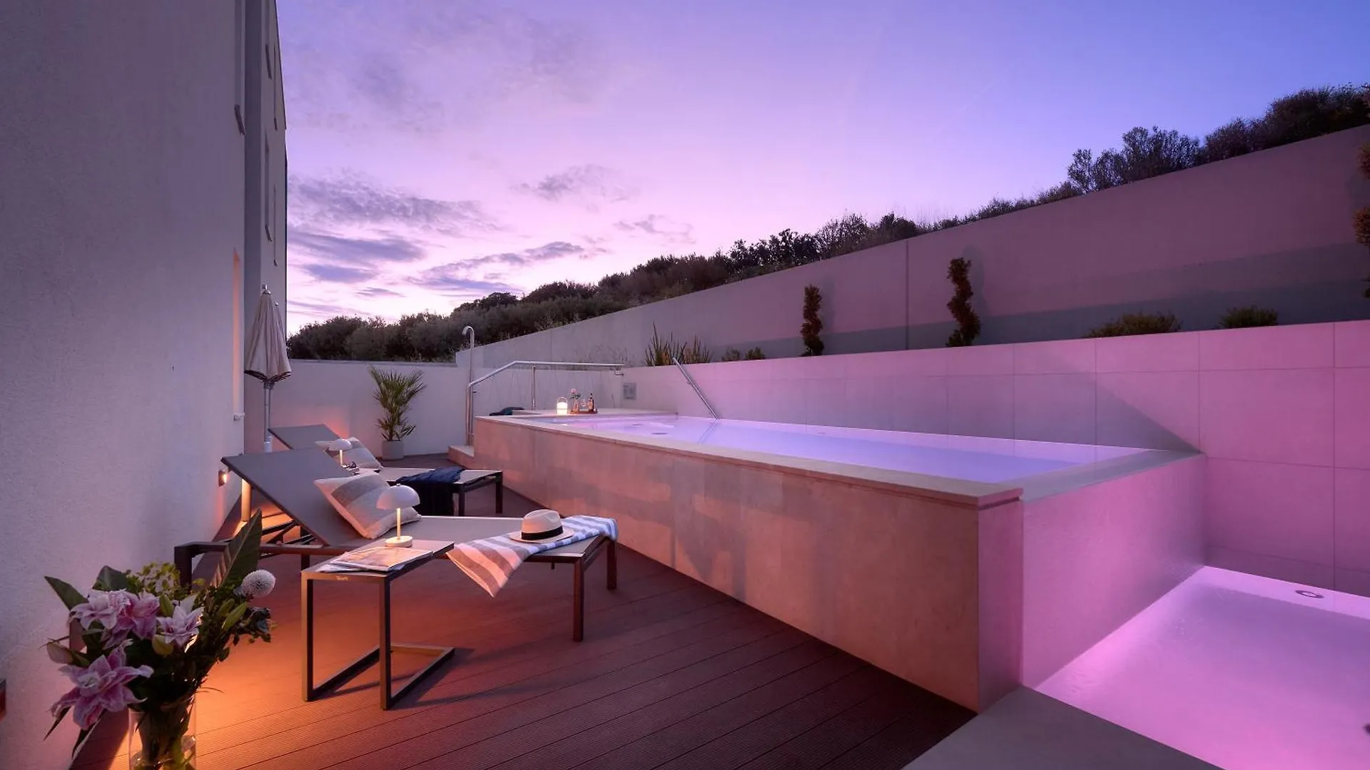 Deluxe Apartment With Private Heated Pool On Znjan Beach - Urban Nook Σπλιτ