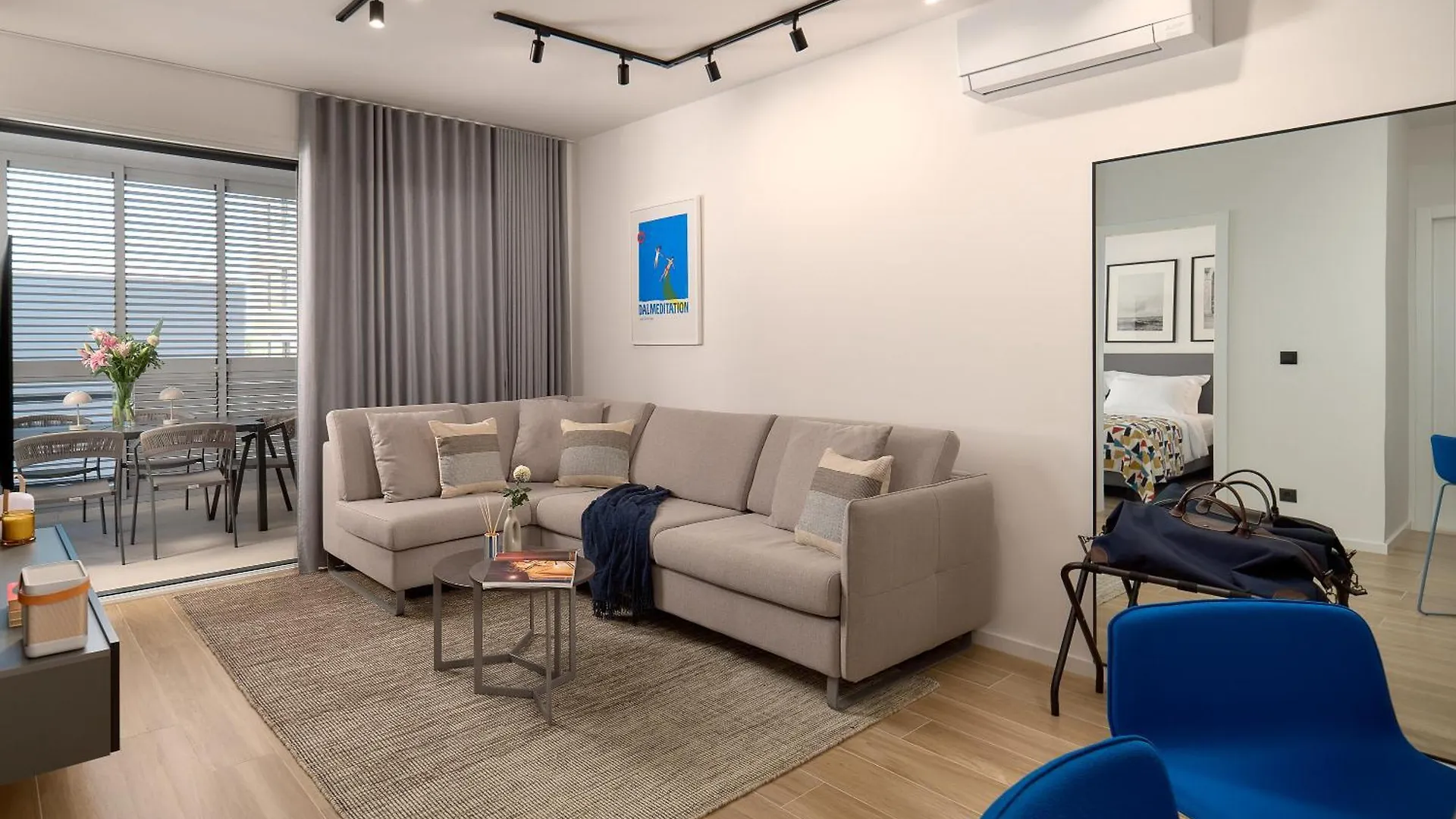 Deluxe Apartment With Private Heated Pool On Znjan Beach - Urban Nook Split