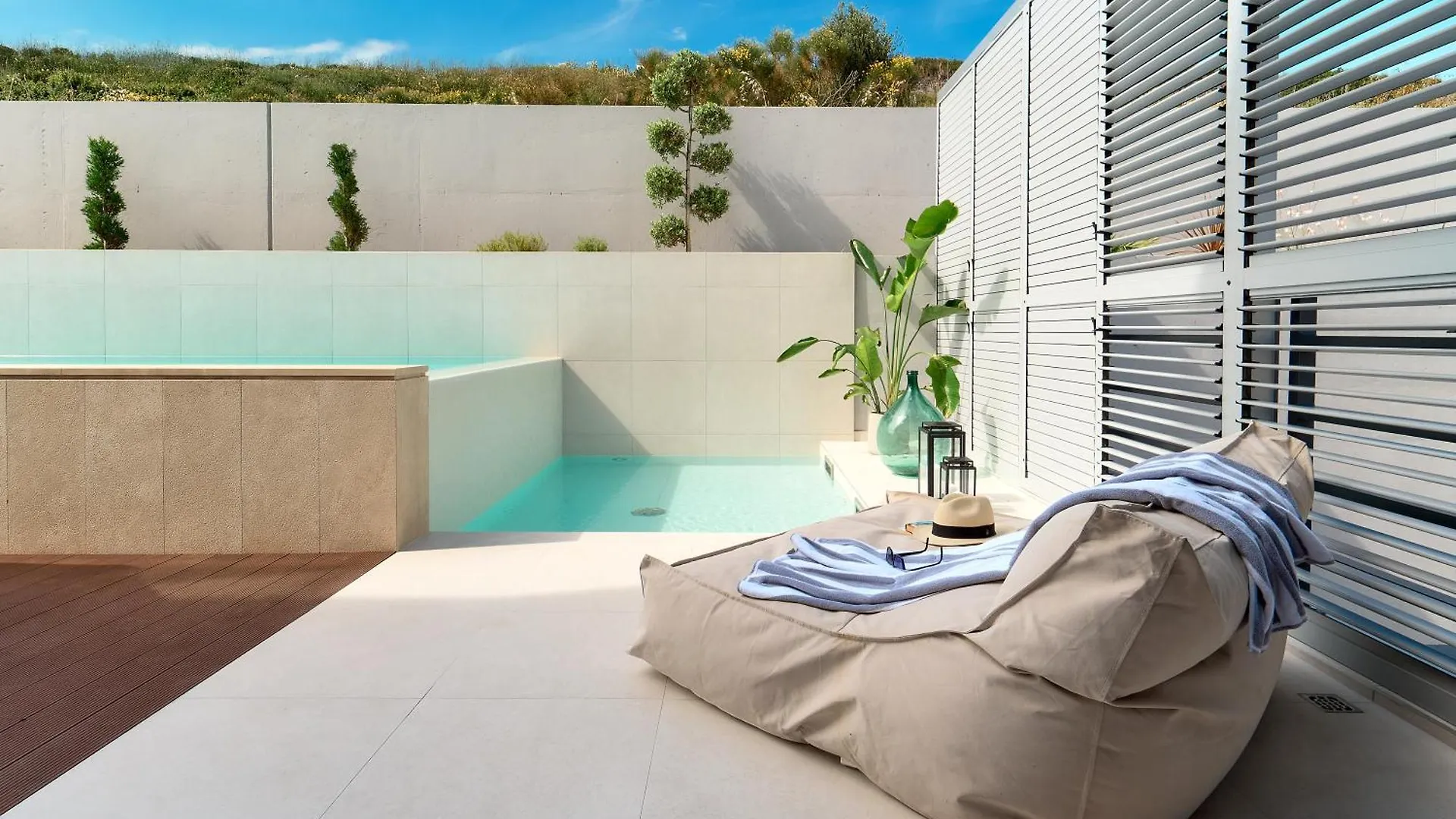 Deluxe Apartment With Private Heated Pool On Znjan Beach - Urban Nook Split