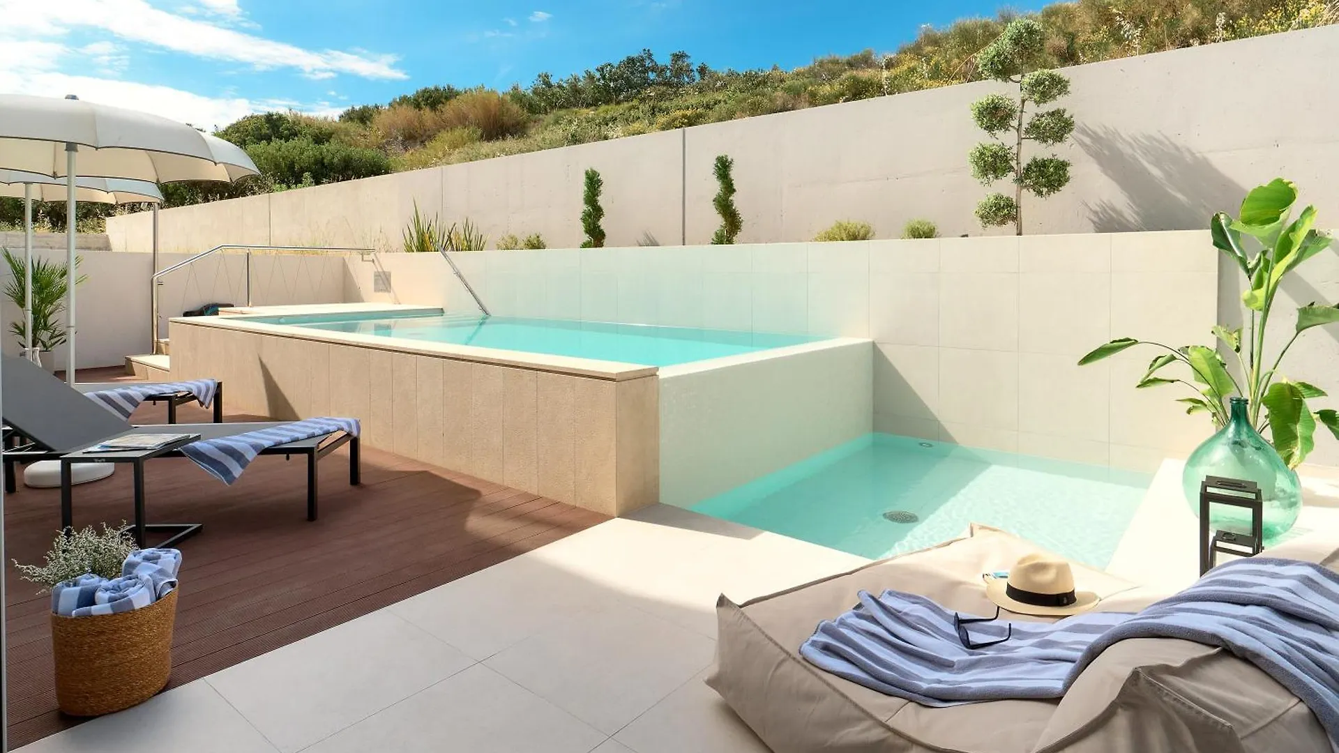 Deluxe Apartment With Private Heated Pool On Znjan Beach - Urban Nook Split 0*,