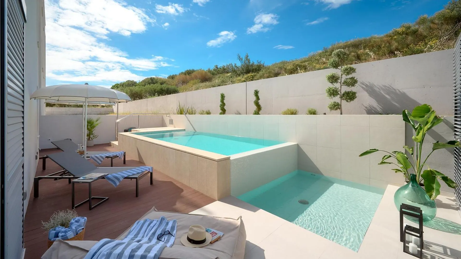 Deluxe Apartment With Private Heated Pool On Znjan Beach - Urban Nook Split